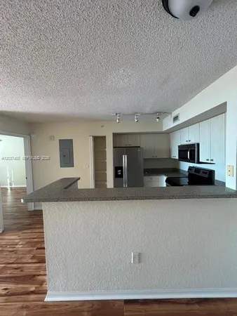 $2,300 | 1801 North Flagler Drive, Unit 822, West Palm Beach, FL 33407