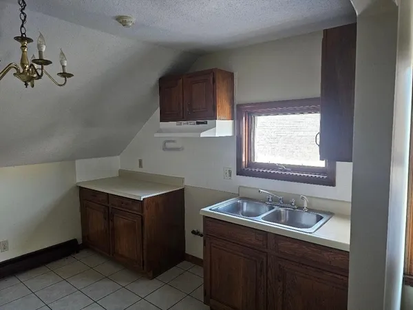 $1,500 | 11-19 Cook Street, Unit 3N, Fall River, MA 02724