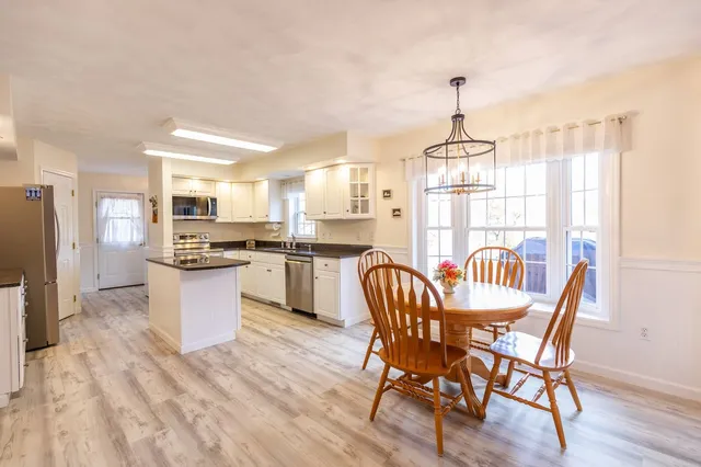 $749,900 | 73 Lake Shore Drive, Winchester, NH 03470