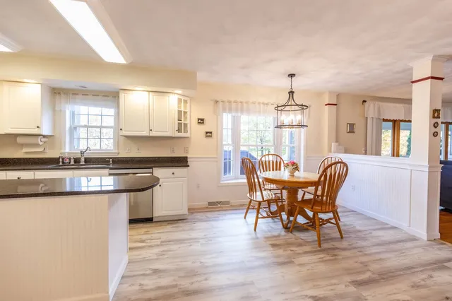 $749,900 | 73 Lake Shore Drive, Winchester, NH 03470