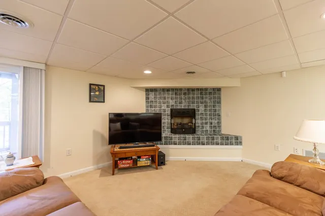 $749,900 | 73 Lake Shore Drive, Winchester, NH 03470