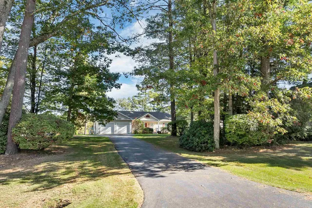 $749,900 | 73 Lake Shore Drive, Winchester, NH 03470