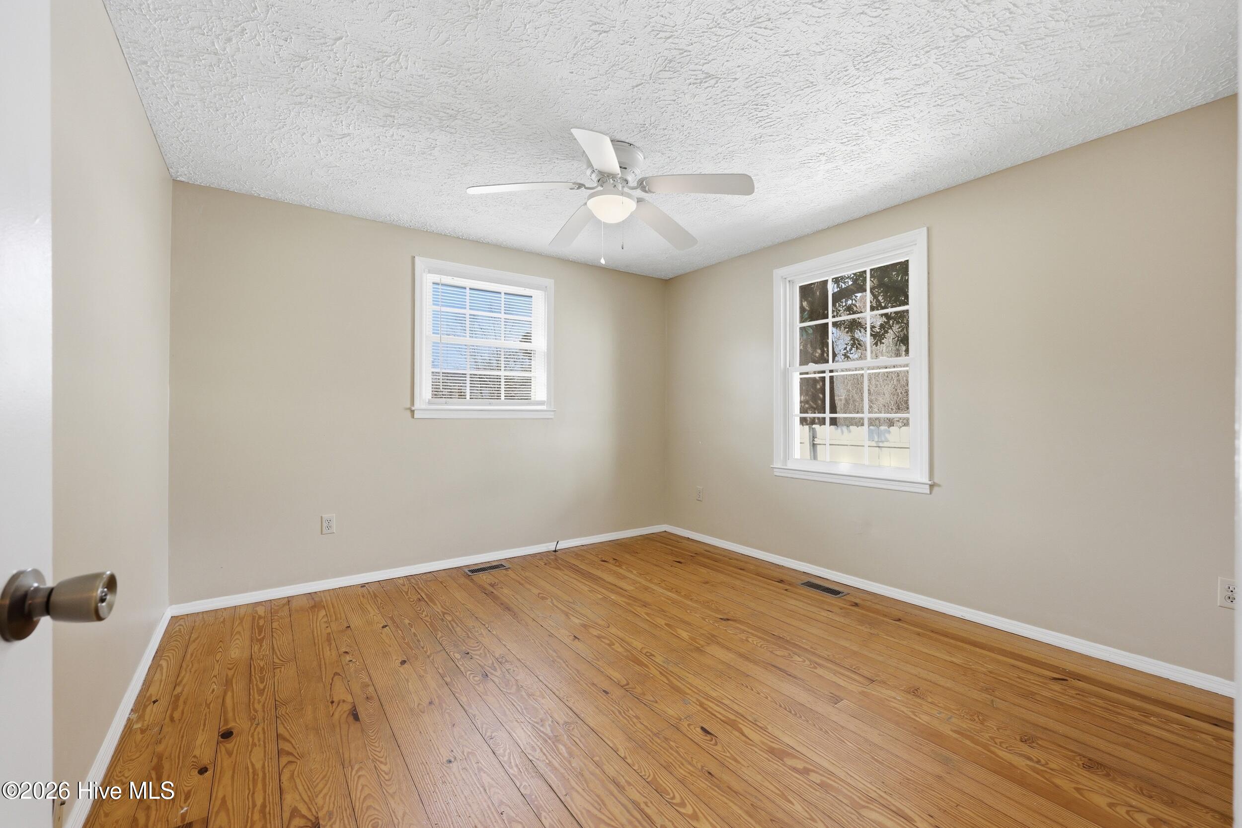 205 West Gale Street Edenton, NC 27932 - Photo 8 of 18 Bedroom 1
