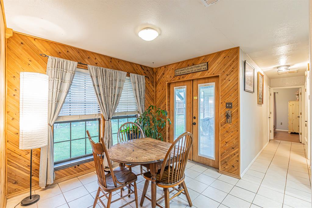 614 Overhill Road Granbury, TX 76048 - Photo 8 of 40