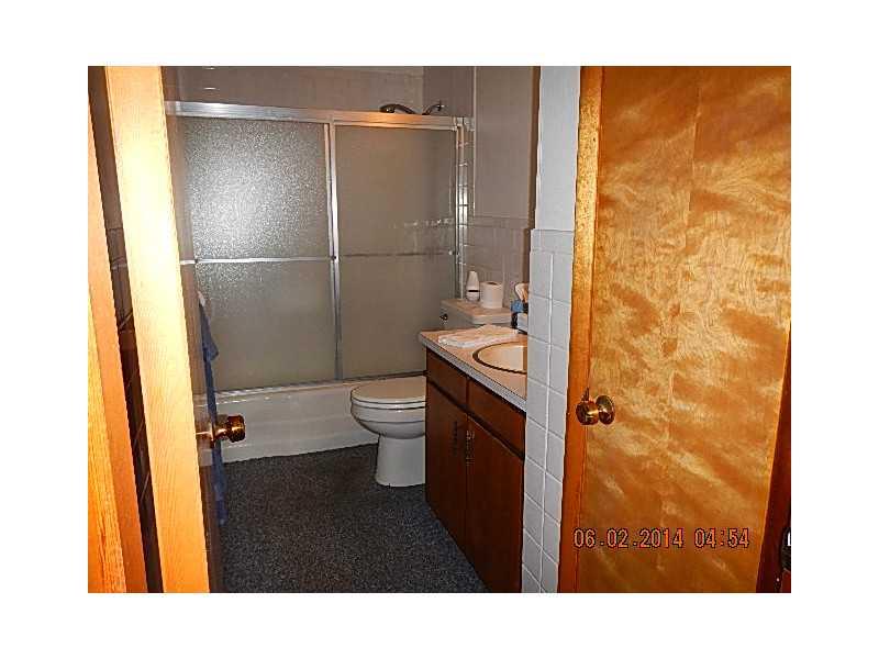 1180 South Keel Ridge Road Hermitage, PA 16148 - Photo 9 of 25 Full Bath.