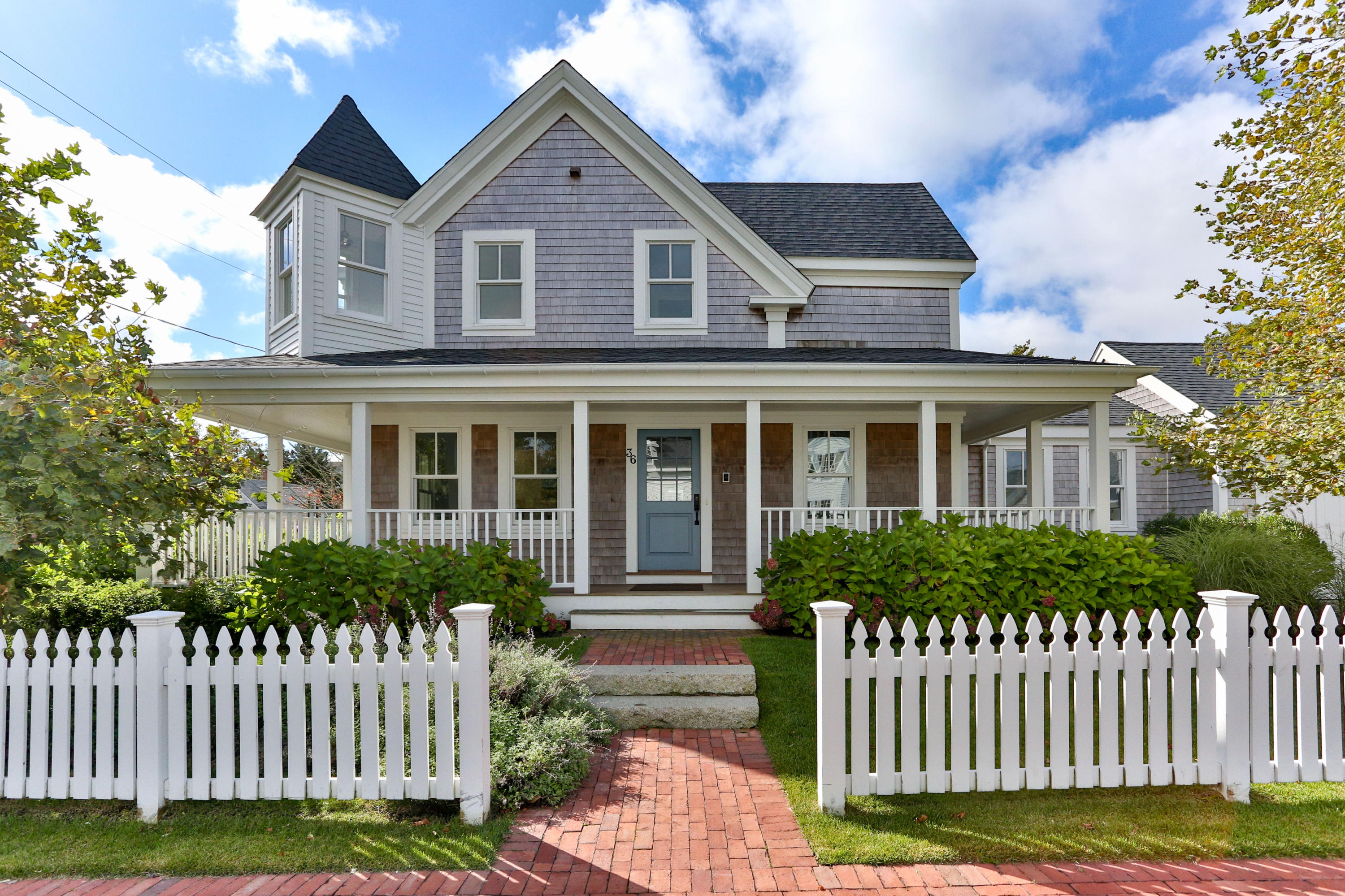 36 Cross Street Chatham, MA 02633 - Photo 2 of 35 36CroLR-8