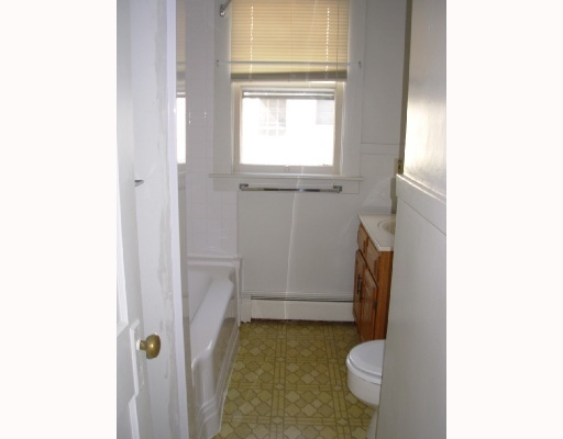 10 Summer Street Westerly, RI 02891 - Photo 7 of 7 Bathroom.