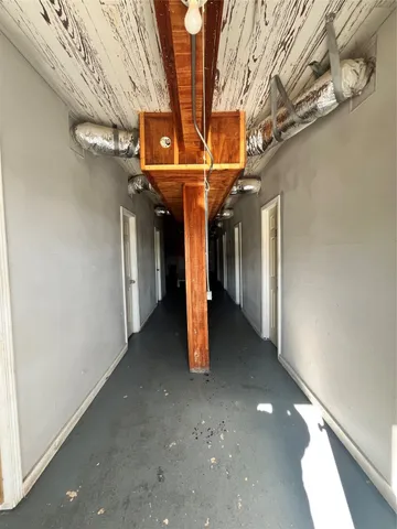 $2,000 | 218 West Broad Street, Freeport, TX 77541