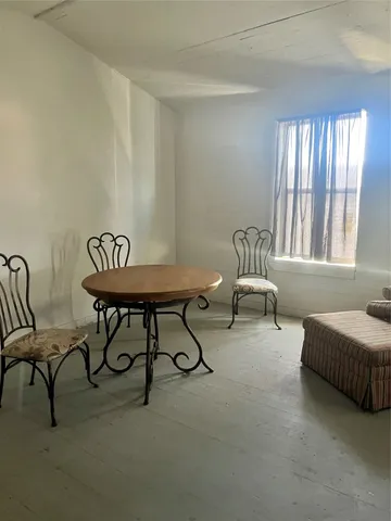 $2,000 | 218 West Broad Street, Freeport, TX 77541