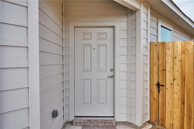 $1,950 | 816 Durness Drive, Pflugerville, TX 78660