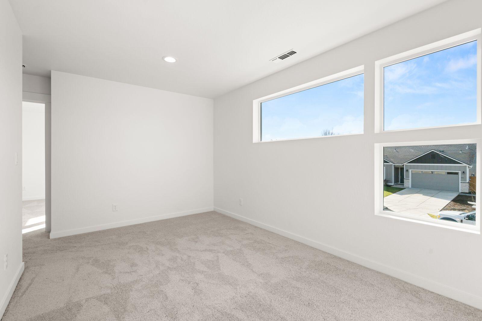 145 Valemont Drive, Unit 38 Eagle Point, OR 97524 - Photo 30 of 34