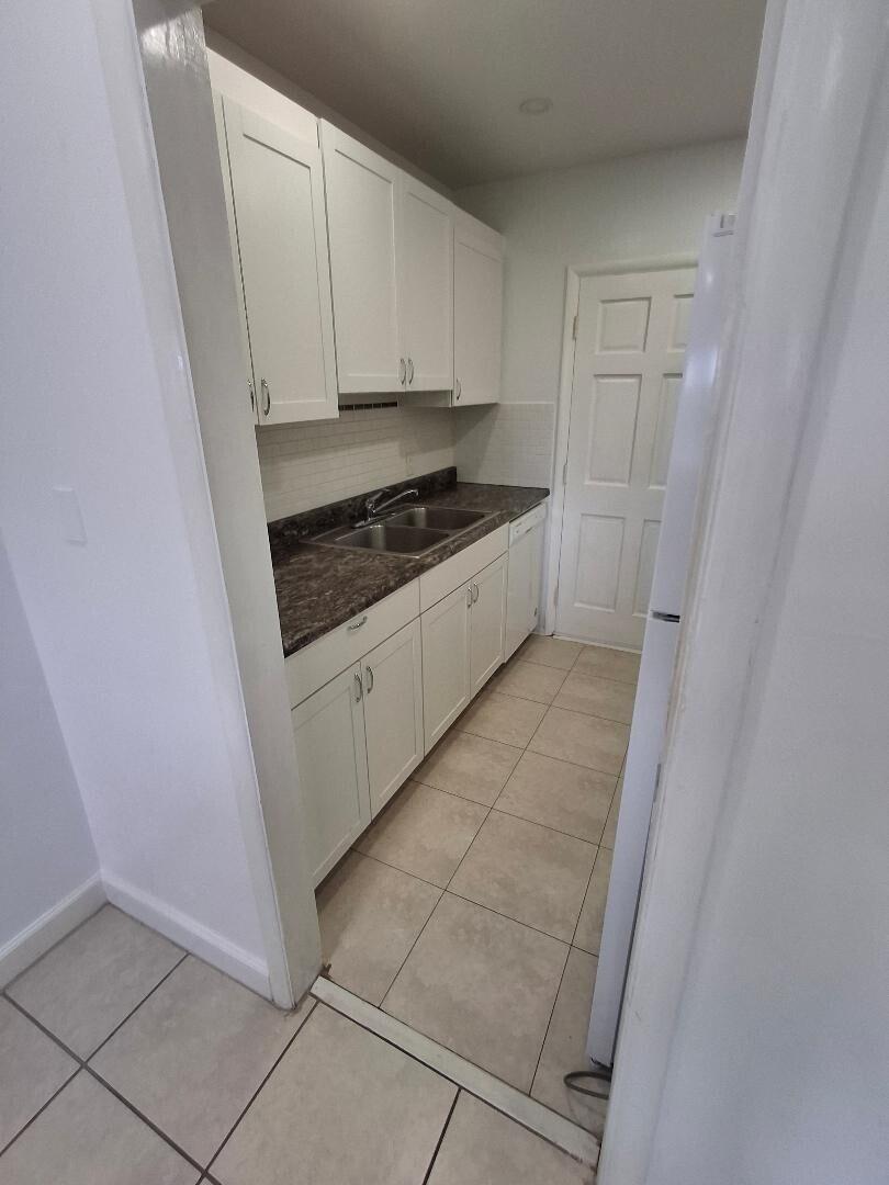 1250 East Sample Road, Unit 303 Pompano Beach, FL 33064 - Photo 5 of 19 HH12