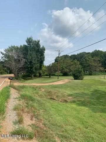 $999,999 | 3049 Pleasant Hill Road, Nesbit, MS 38651