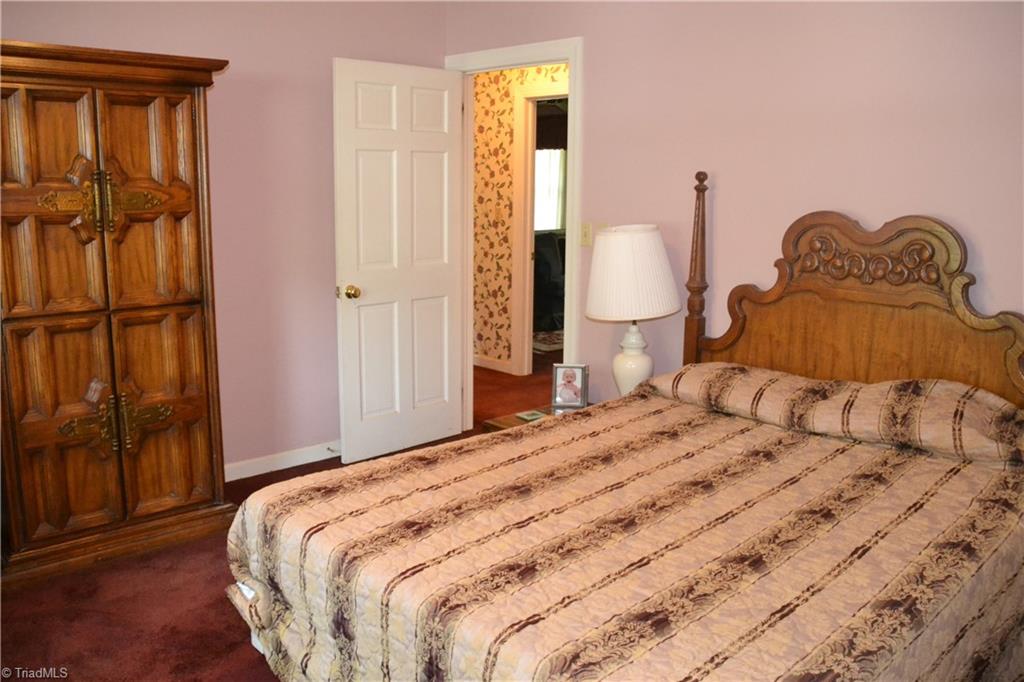 1311 Heathcliff Road High Point, NC 27262 - Photo 22 of 25 Gallery Image 22