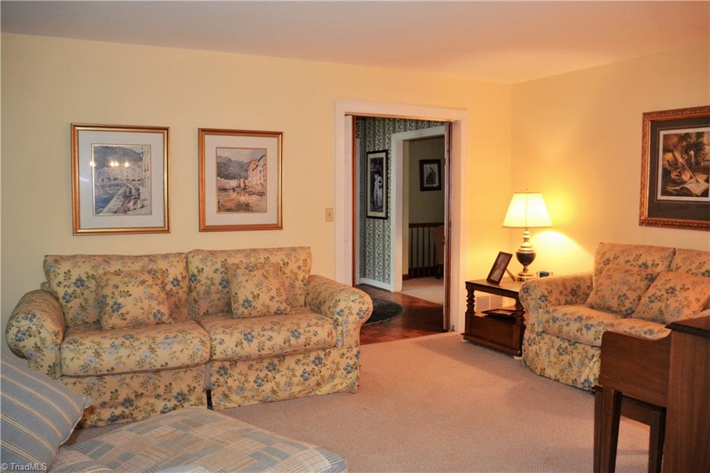 1311 Heathcliff Road High Point, NC 27262 - Photo 4 of 25 Gallery Image 4