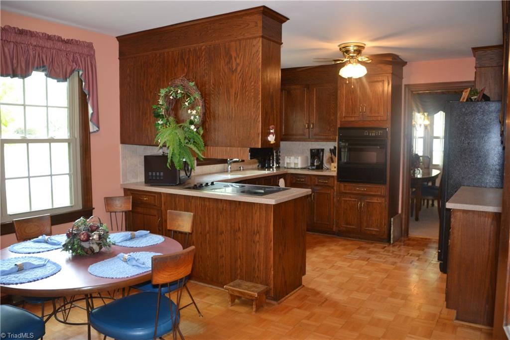 1311 Heathcliff Road High Point, NC 27262 - Photo 7 of 25 Gallery Image 7