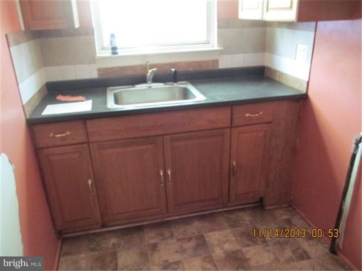326 Springton Road Upper Darby, PA 19082 - Photo 3 of 8
