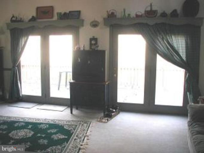 2 Deer Run Road Berkeley Springs, WV 25411 - Photo 6 of 10 Living Room