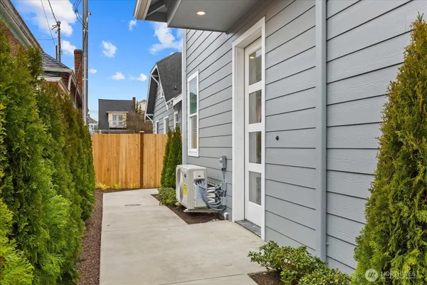 $524,950 | 2217 Hoyt Avenue, Unit C, Everett, WA 98201