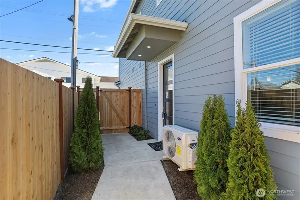 $524,950 | 2217 Hoyt Avenue, Unit C, Everett, WA 98201