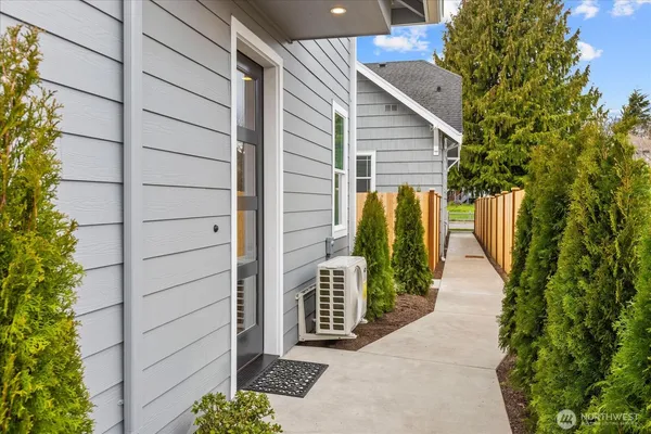 $524,950 | 2217 Hoyt Avenue, Unit C, Everett, WA 98201