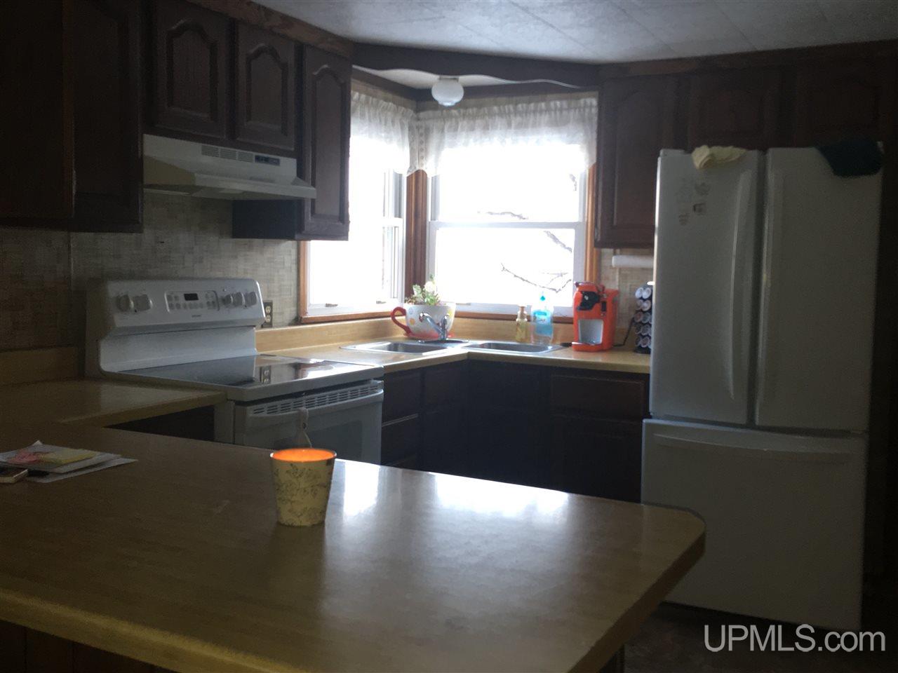 230 Bluff Street Ishpeming, MI 49849 - Photo 9 of 34