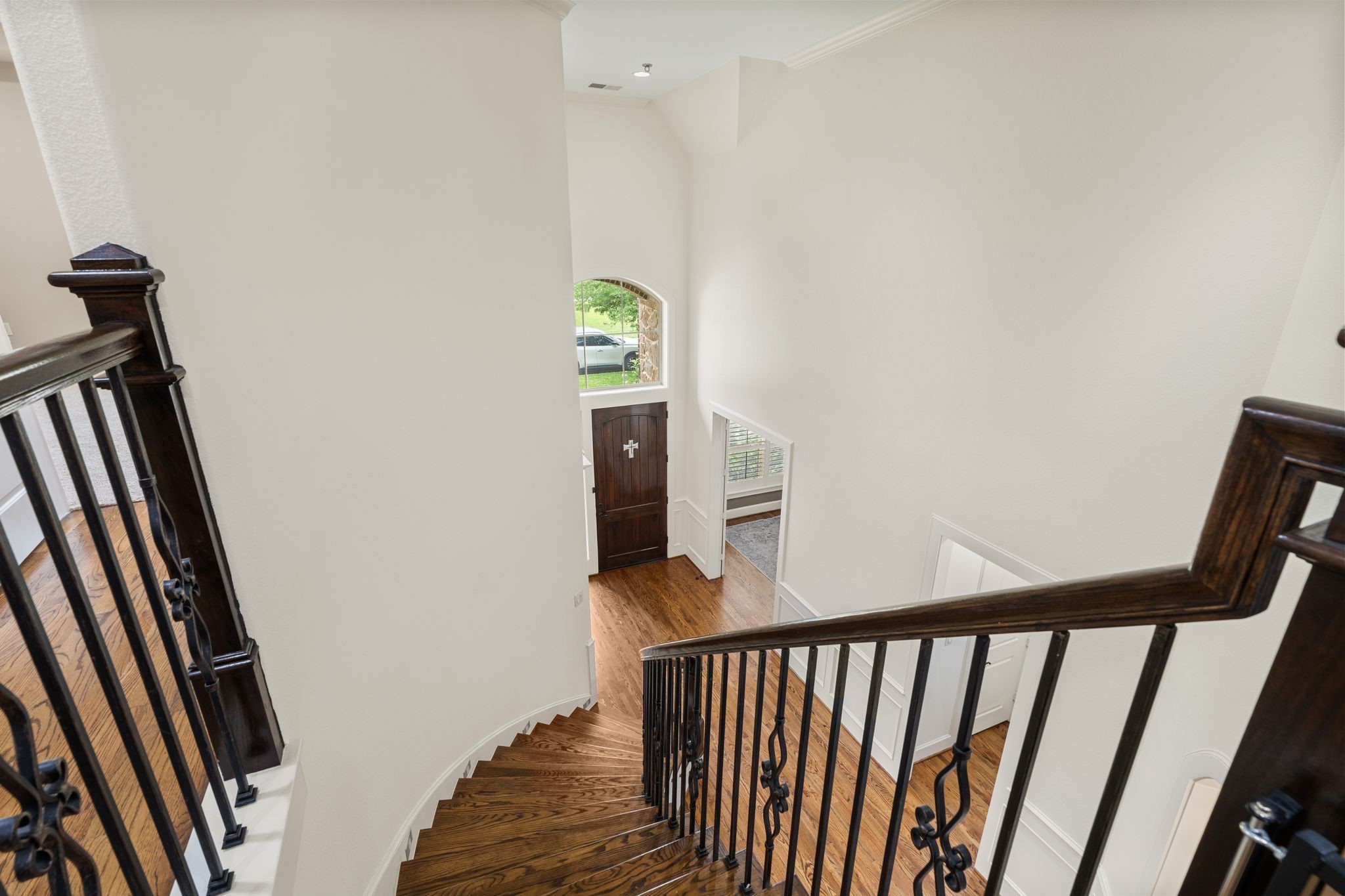 1418 Du Barry Lane Houston, TX 77018 - Photo 26 of 45 a view of a hallway with wooden floor