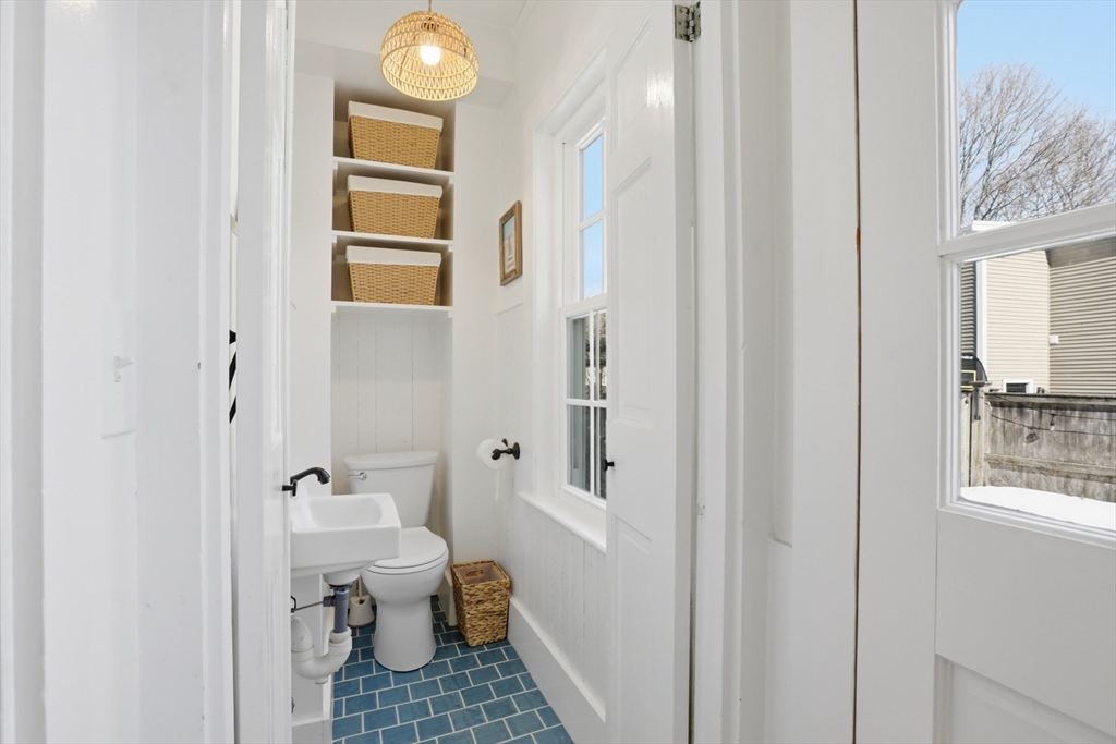 6 Atkinson Street Newburyport, MA 01950 - Photo 9 of 34