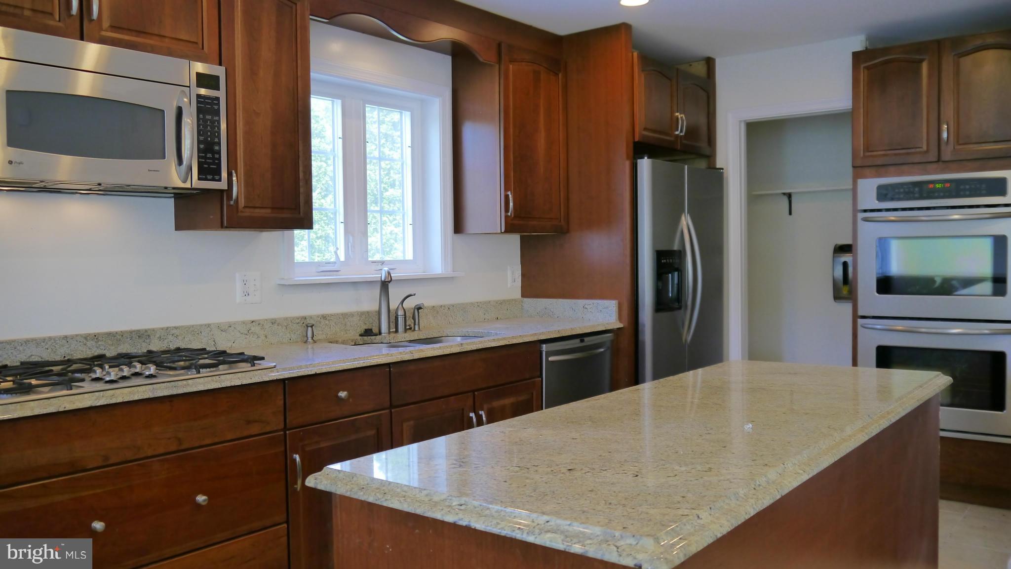 5606 Ranelagh Road White Marsh, MD 21162 - Photo 4 of 14 Kitchen