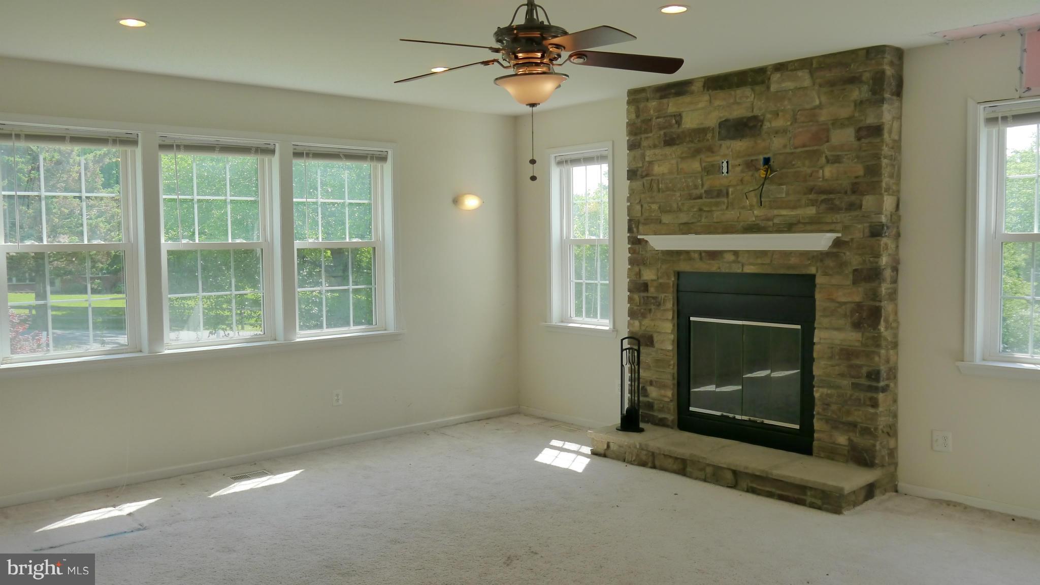 5606 Ranelagh Road White Marsh, MD 21162 - Photo 5 of 14 Living Room