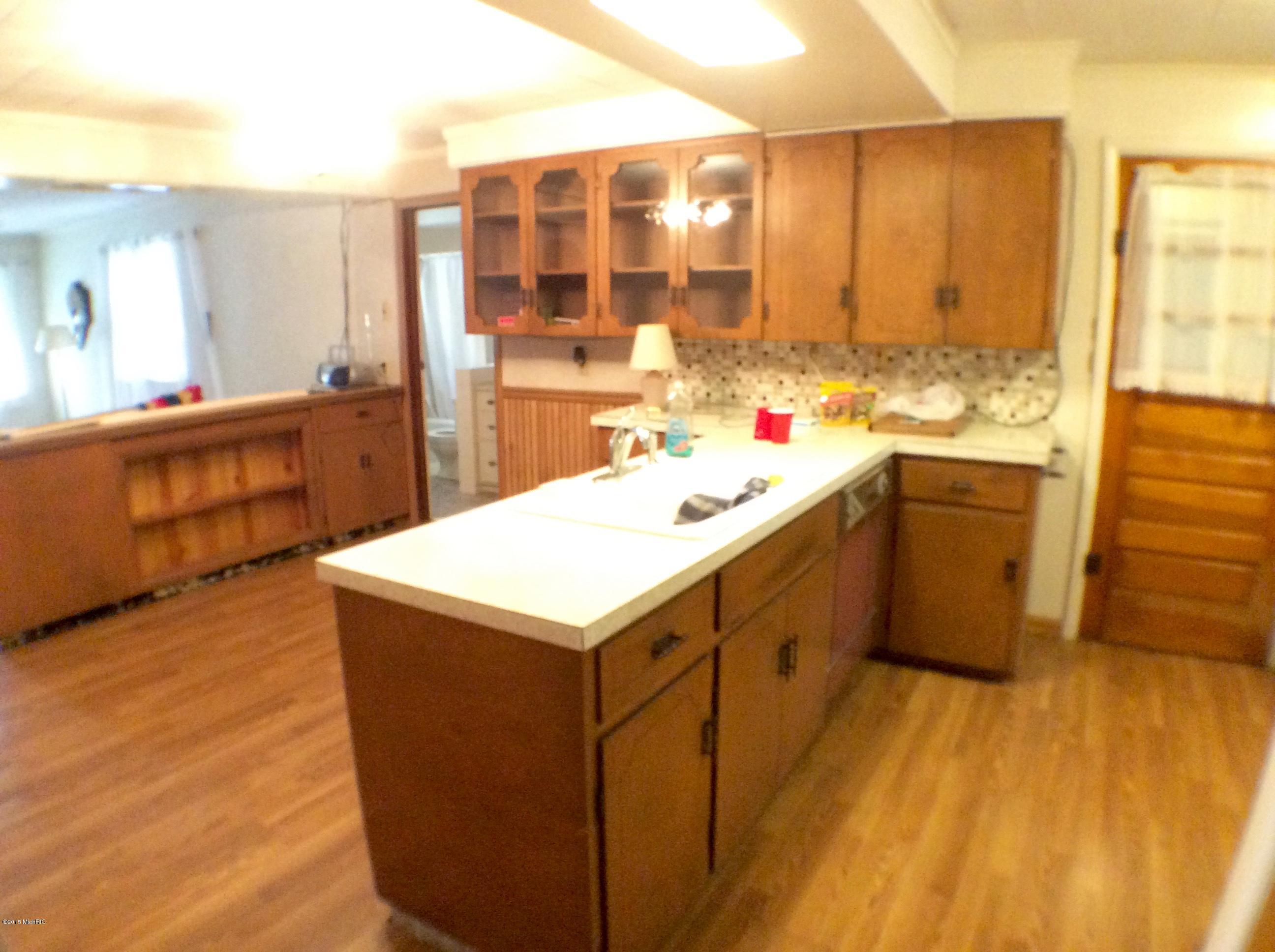 1488 Horton Road Muskegon, MI 49445 - Photo 5 of 31 IMG_3702