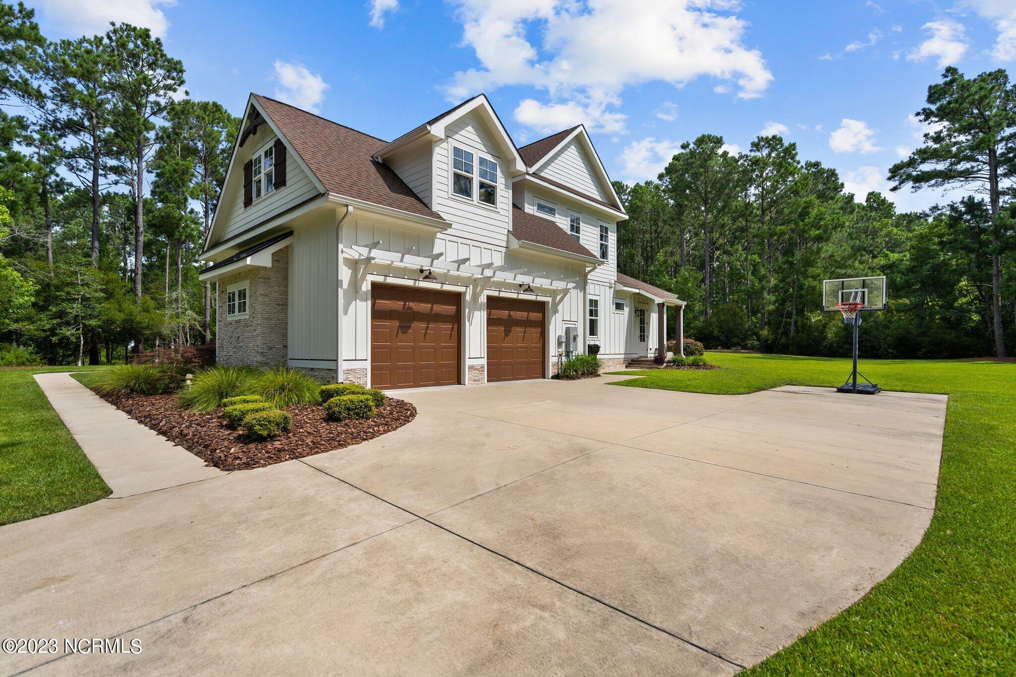 448 Whitebridge Road Hampstead, NC 28443 - Photo 27 of 139 Oversized 2 car garage