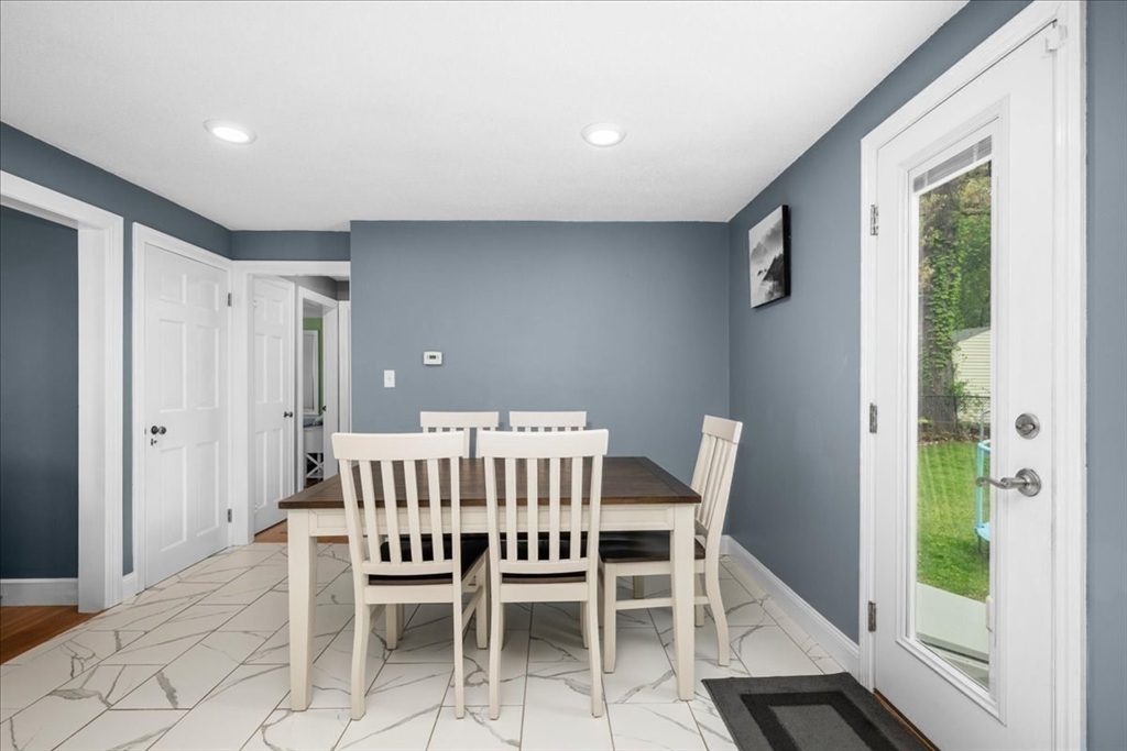 89 Weymouth Street Springfield, MA 01108 - Photo 7 of 28