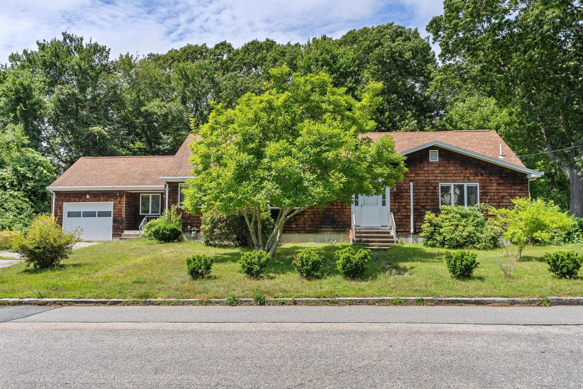 61 Mansfield Road New London, CT 06320 - Photo 1 of 1 Gallery Image 1