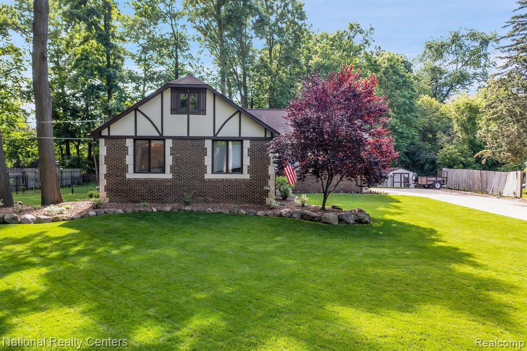 3640 Winter Creek Road Rochester Hills, MI 48307 - Photo 1 of 34