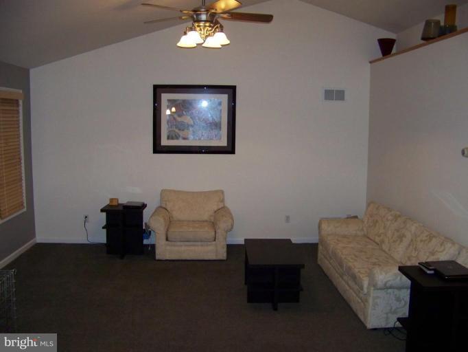 20725 Keadle Road Boonsboro, MD 21713 - Photo 12 of 13 Living room