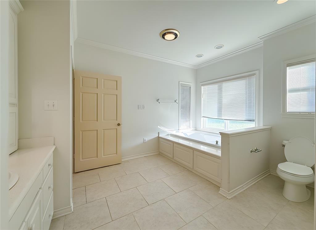 13001 Stonebridge Road Argyle, TX 76226 - Photo 19 of 40 Primary Bathroom