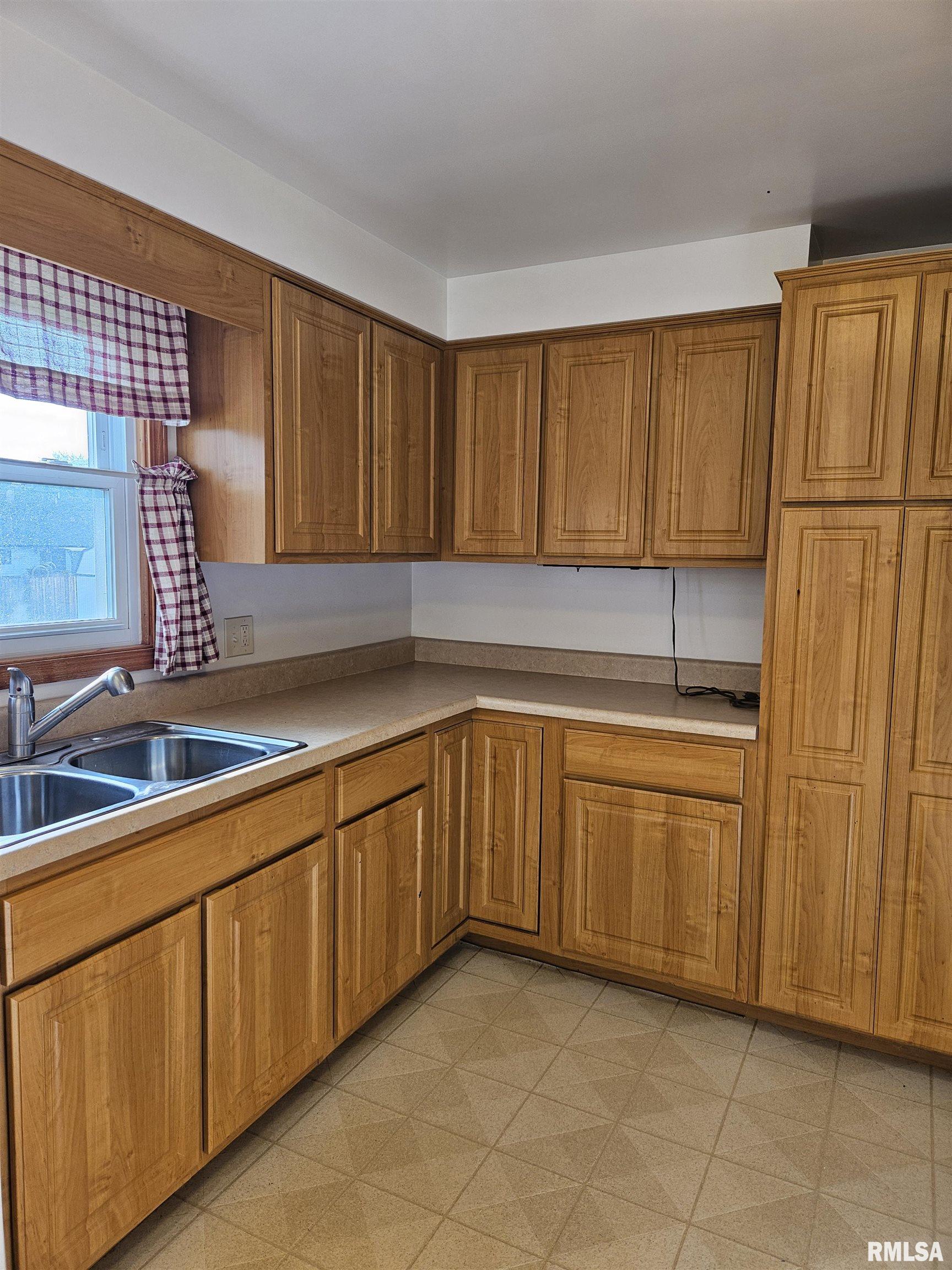 512 North Runkle Street Hanna City, IL 61536 - Photo 5 of 20 Gallery Image 5