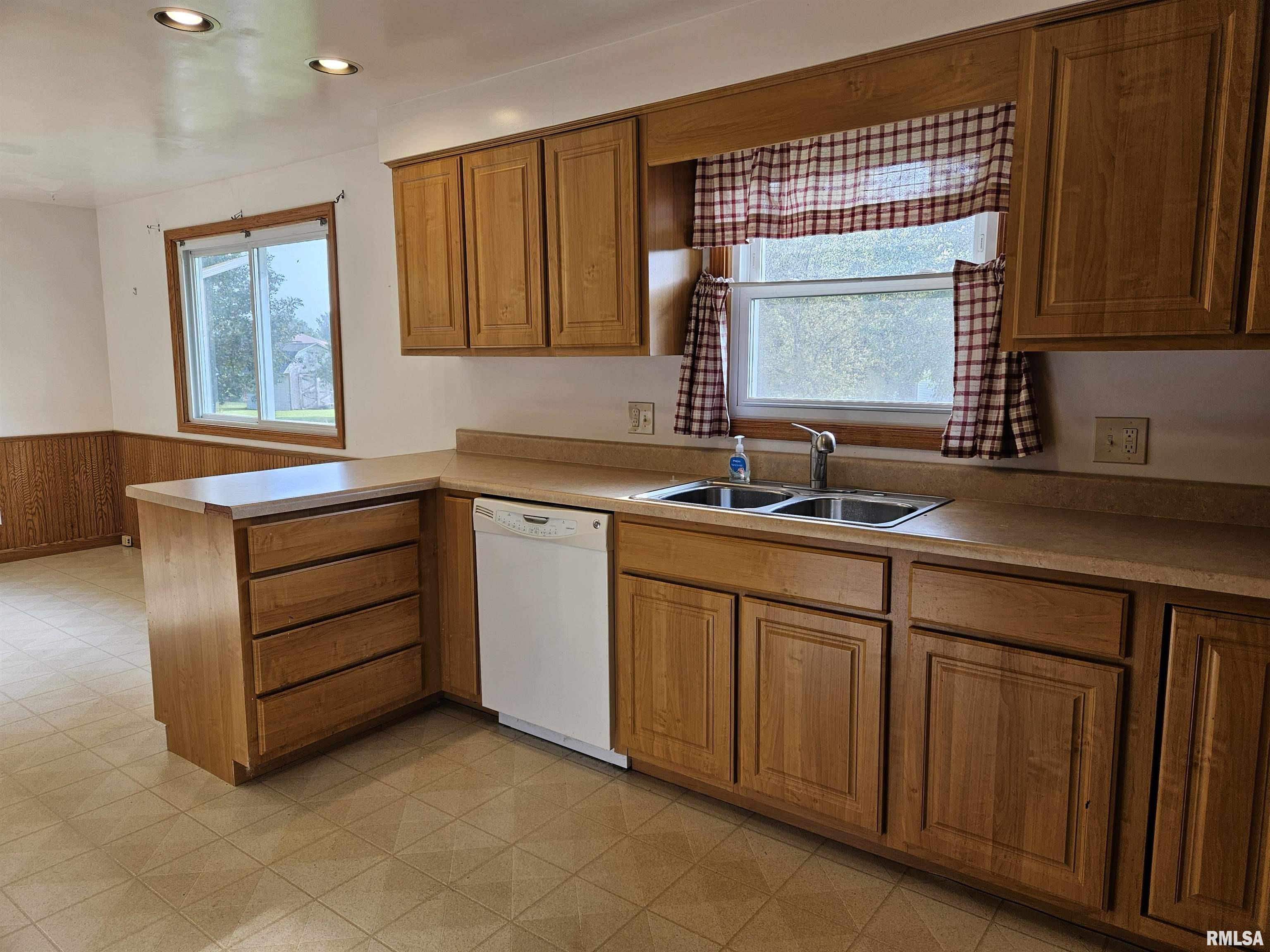 512 North Runkle Street Hanna City, IL 61536 - Photo 7 of 20 Gallery Image 7