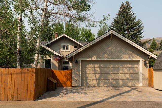 304 North 4th Avenue Hailey, ID 83333 - Photo 22 of 24 Garage