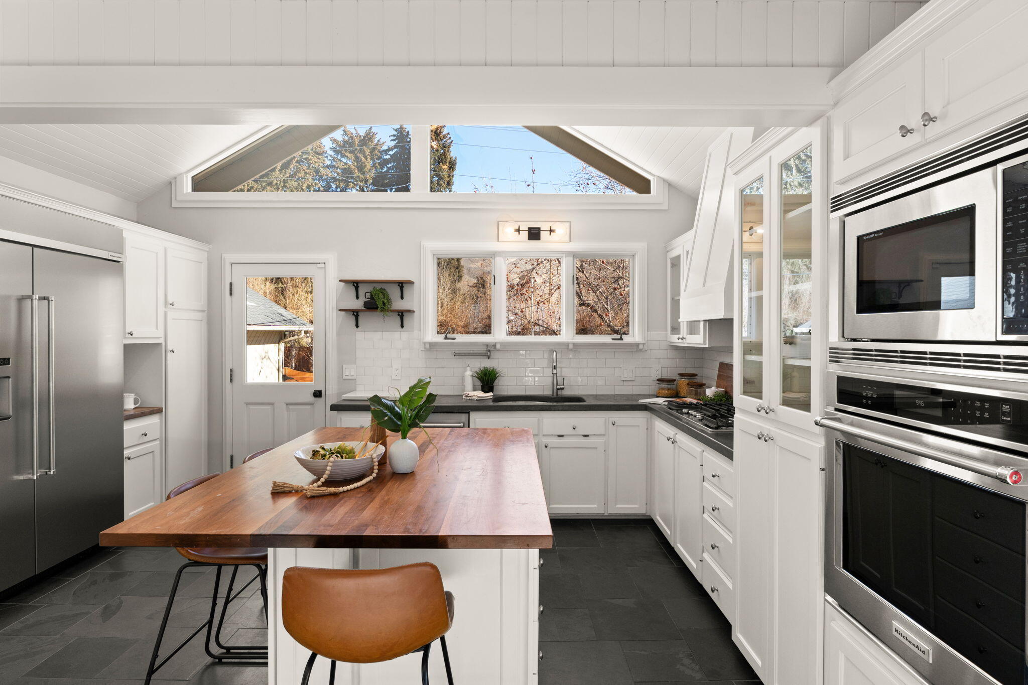 304 North 4th Avenue Hailey, ID 83333 - Photo 5 of 24 Kitchen w/big windows
