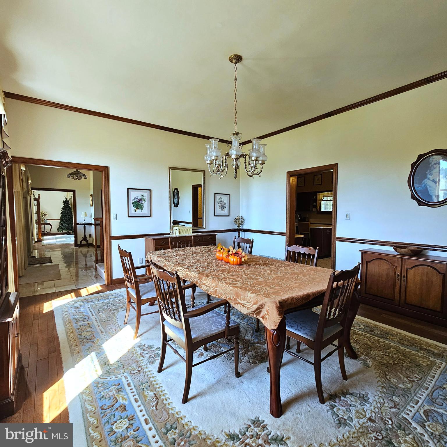 13212 Beaver Dam Road Cockeysville, MD 21030 - Photo 15 of 55 a view of a dining room with furniture