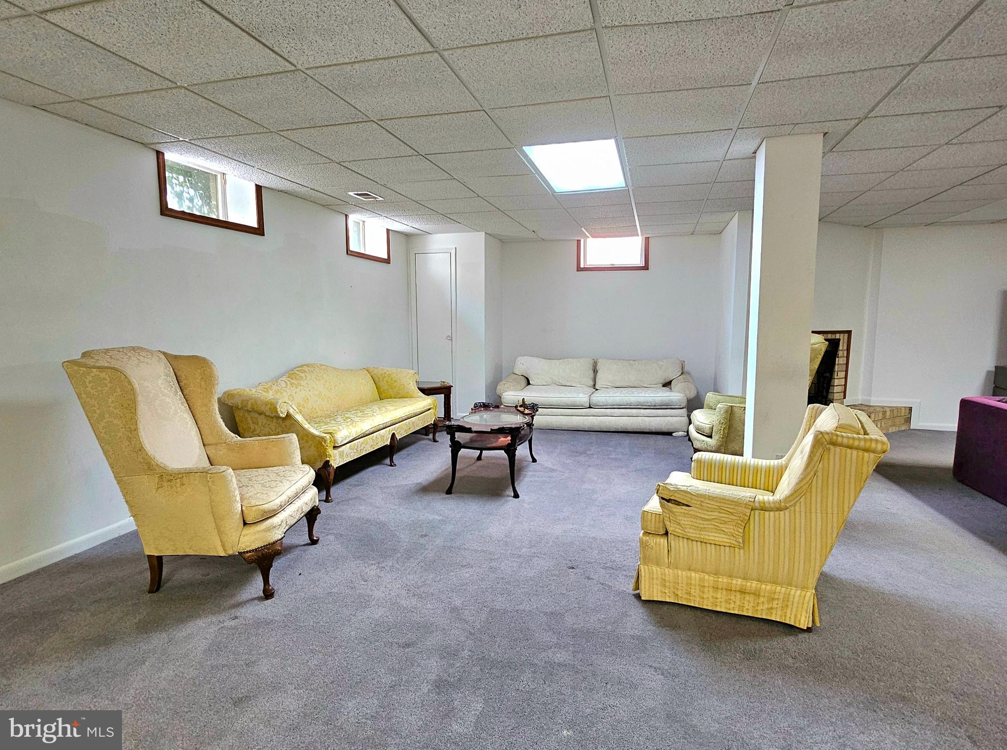 13212 Beaver Dam Road Cockeysville, MD 21030 - Photo 44 of 55 a living room with furniture and a couch