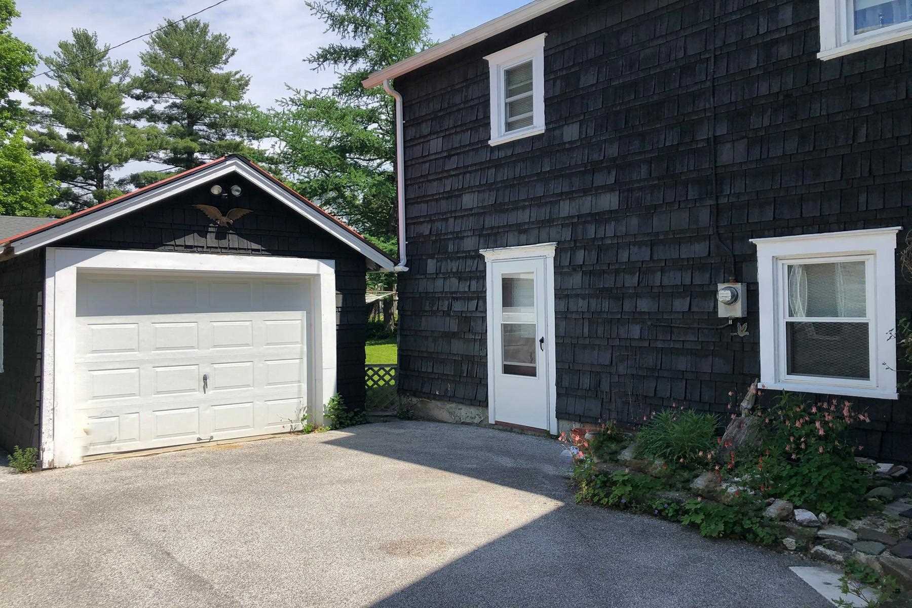 27 Burnham Avenue Rutland, VT 05701 - Photo 3 of 27