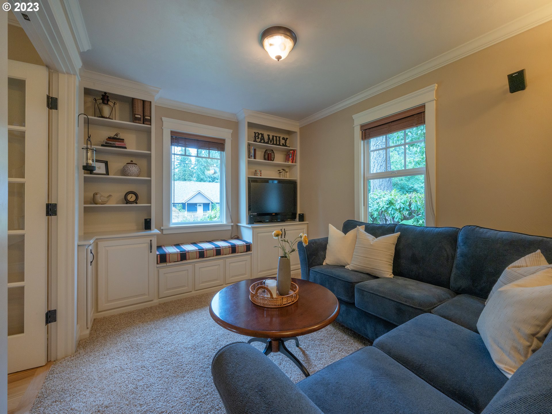 37692 Wheeler Road Dexter, OR 97431 - Photo 19 of 48 a living room with furniture and a large window