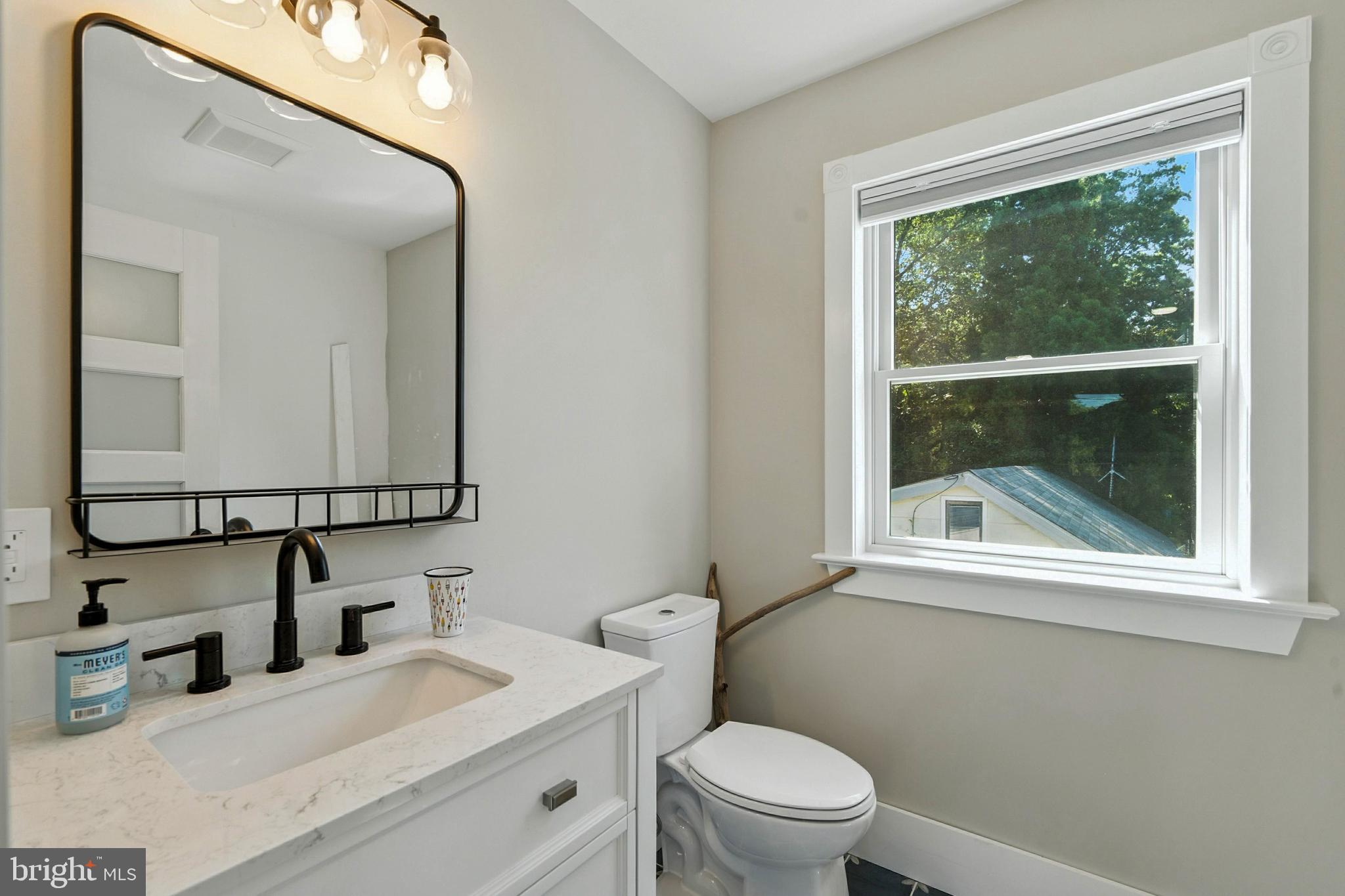 5807 Beach Road Rock Hall, MD 21661 - Photo 28 of 41 Guest house bath