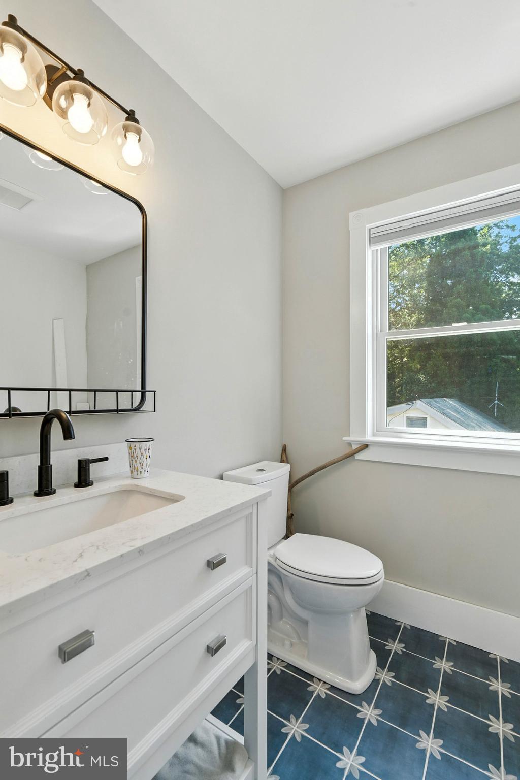 5807 Beach Road Rock Hall, MD 21661 - Photo 29 of 41 Guest house bath