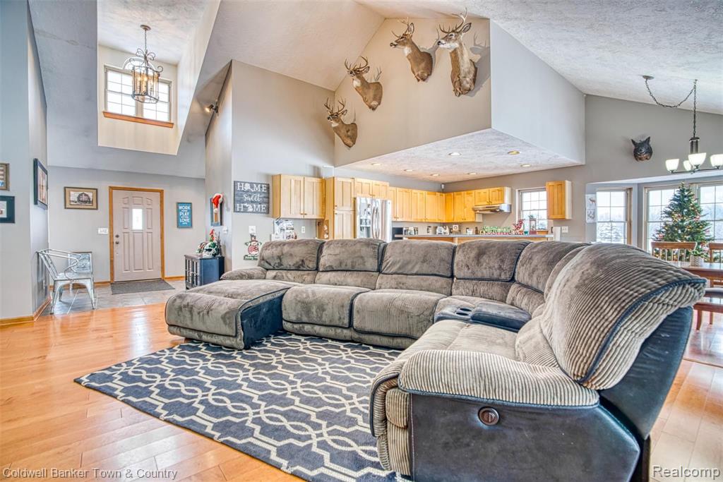 2724 Miller Road Bancroft, MI 48414 - Photo 9 of 61