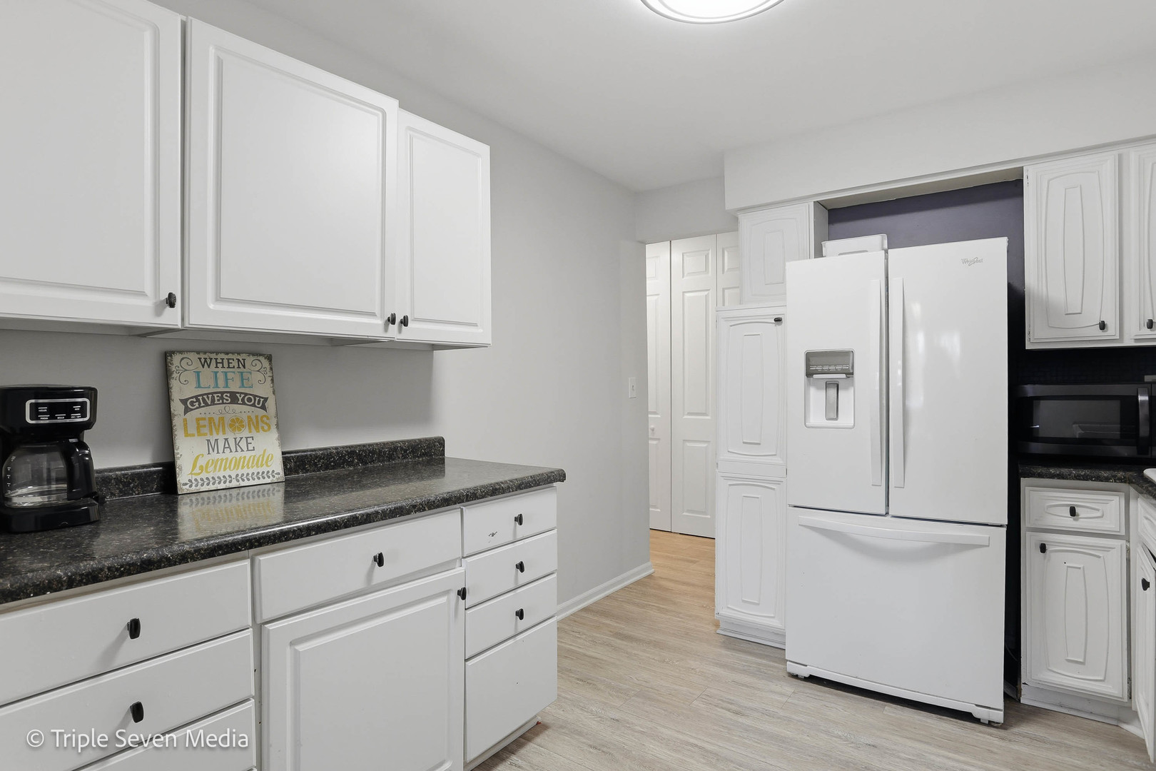 440 Raintree Court, Unit 1G Glen Ellyn, IL 60137 - Photo 14 of 27