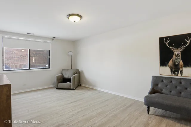 $254,900 | 440 Raintree Court, Unit 1G, Glen Ellyn, IL 60137